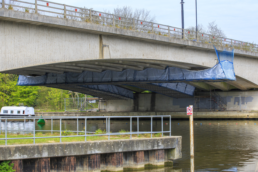 V-Deck installed on Queen Elizabeth Bridge