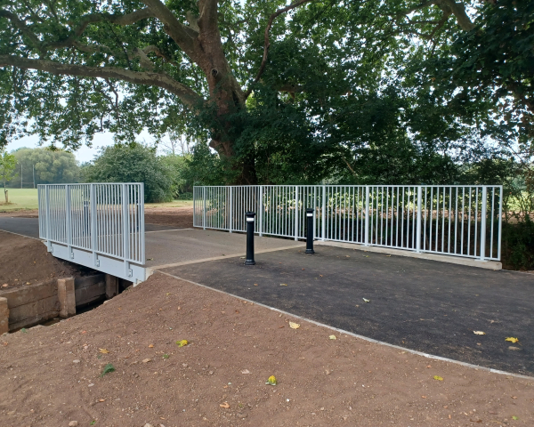 New footbridge at Kings Meadow Park, Reading