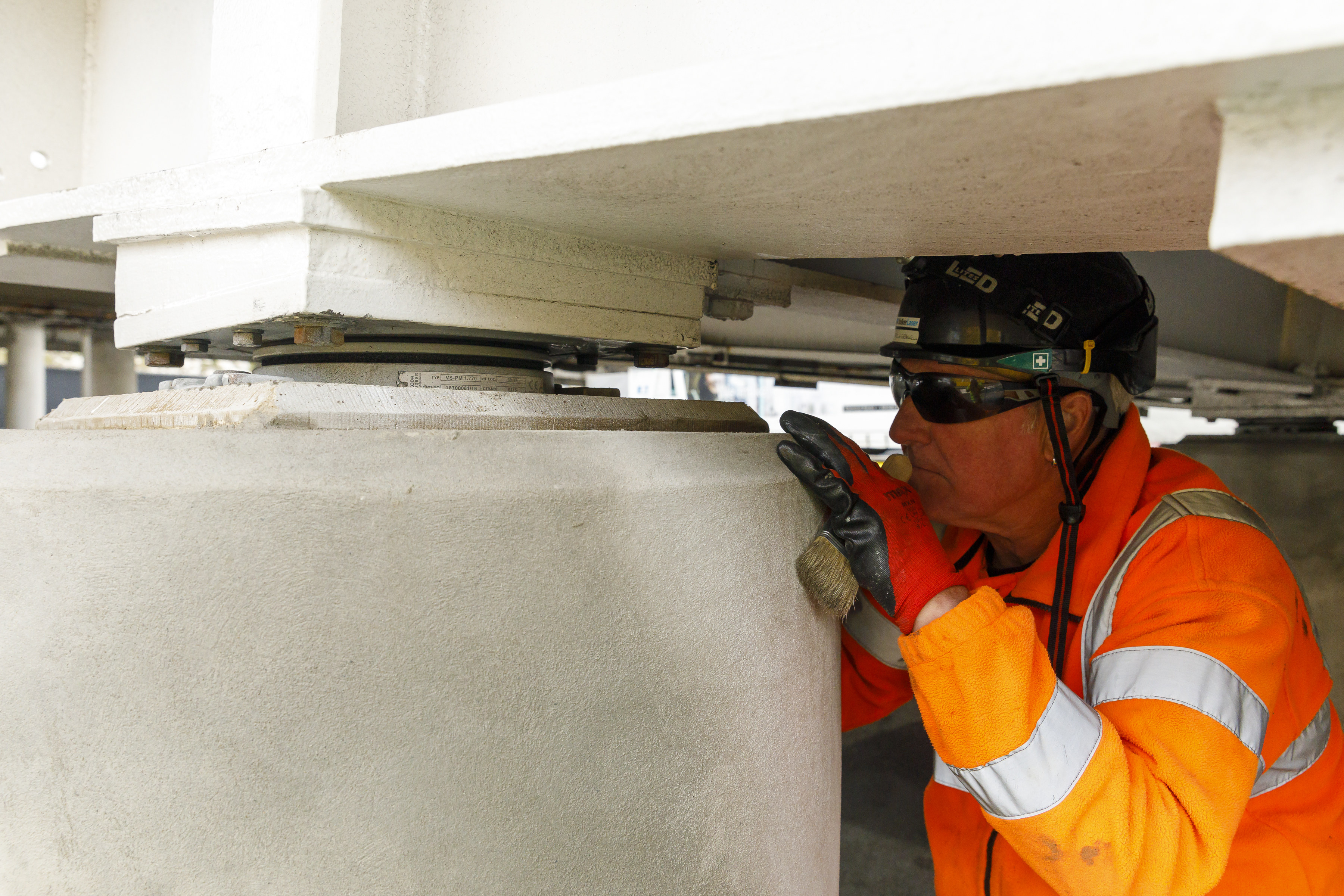 Inspection of bridge bearing